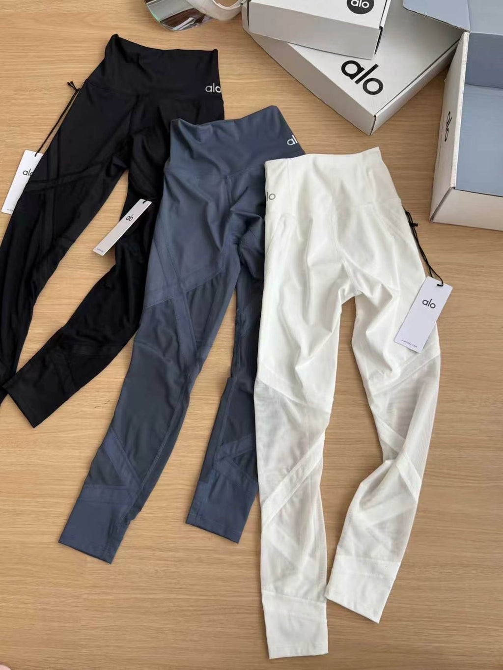 Monochrome High-Waisted Leggings with Minimal Logo Detail